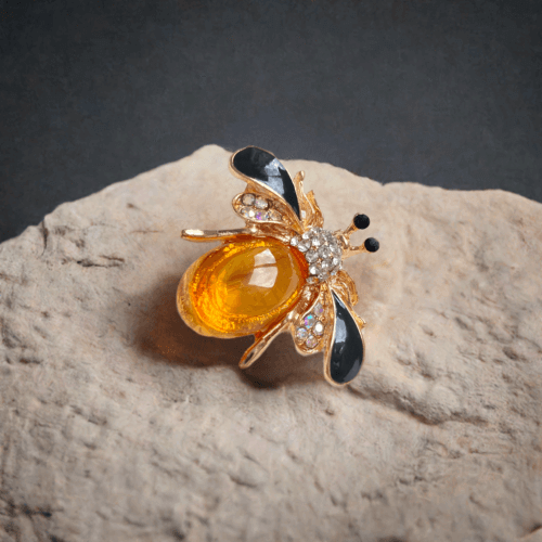 bee brooch