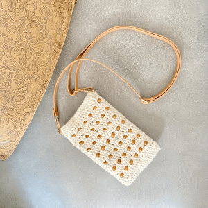 Handmade Crochet Mobile Phone Bag with Wooden Beads – Lined Cotton Yarn Crossbody or Shoulder Bag – Adjustable Strap, Magnetic Closure